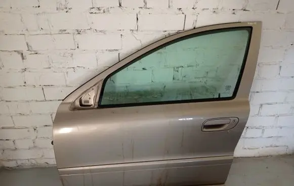 Volvo S60 Front door