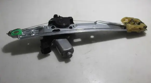 Ford C-MAX II Rear window lifting mechanism without motor
