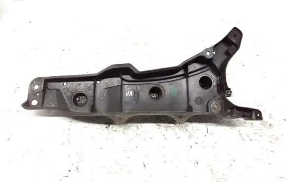 Volvo XC90 Fender mounting bracket 31391777