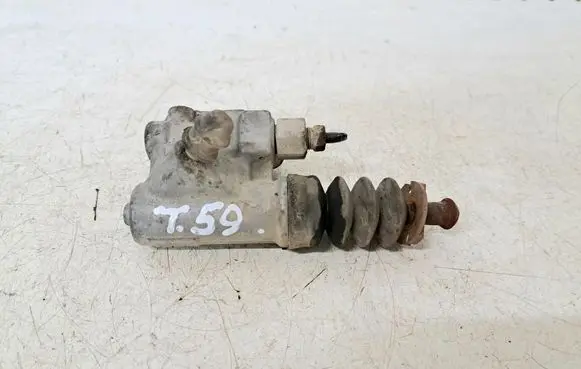Honda FR-V Clutch slave cylinder 