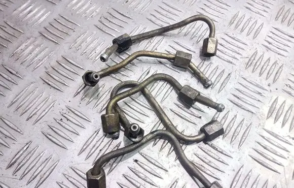 Citroen Xantia Fuel injector supply line/pipe 