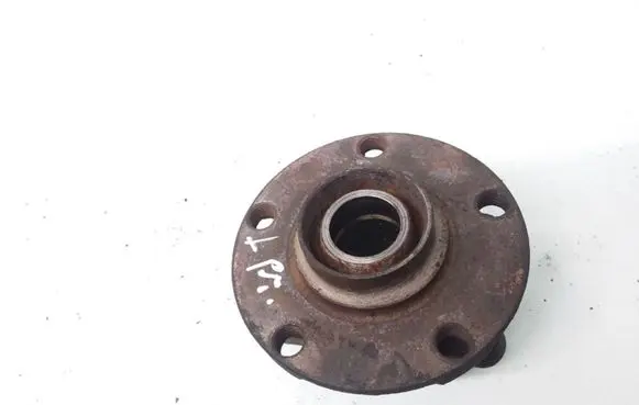 Audi A6 S6 C5 4B Front wheel hub