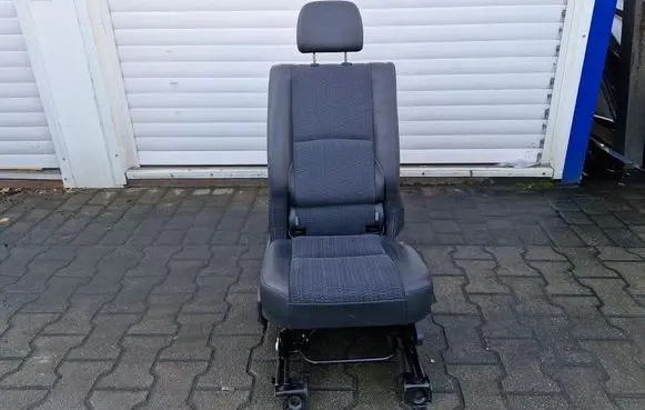 Toyota Verso Second row seats 5345435434