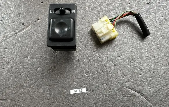 Nissan Patrol Y60 Wing mirror switch 2557001U00