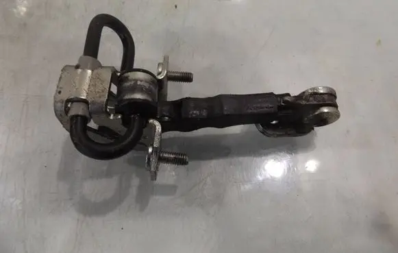 Alfa Romeo 147 Front door check strap stopper 