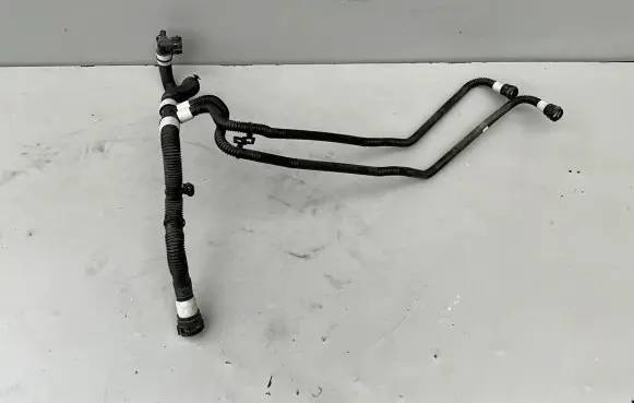 Tesla Model 3 Engine coolant pipe/hose 1077579-00-f 107757900f