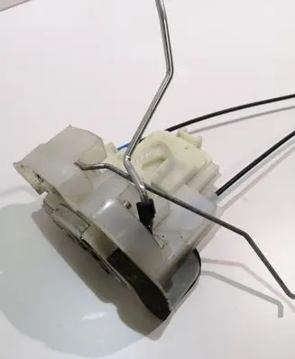 Subaru Legacy Front door lock