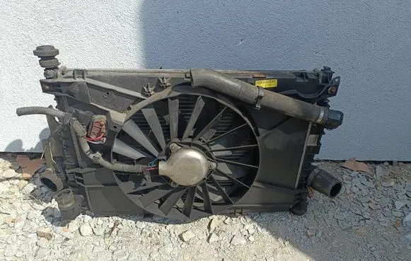 Alfa Romeo 159 Coolant radiator