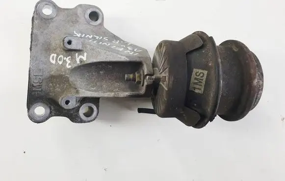 Infiniti M Y51 Engine mount vacuum valve 