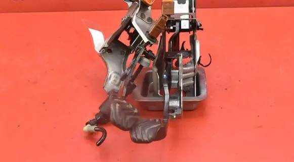 Nissan Micra C+C Accelerator throttle pedal