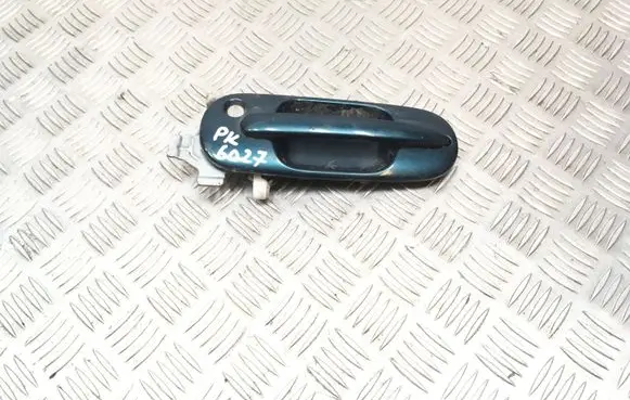 Honda CR-V Front door exterior handle