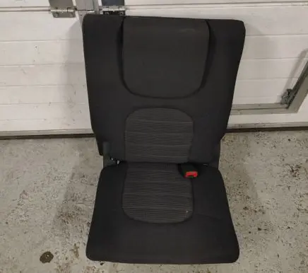 Nissan Pathfinder R51 Second row seats 