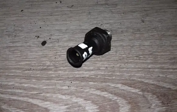 Volvo V70 Oil pressure sensor 