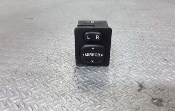 Toyota Corolla Verso AR10 Wing mirror switch 183574