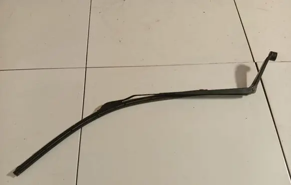 Fiat Sedici Front wiper blade arm