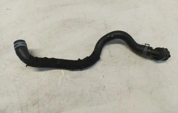 Skoda Kamiq Engine coolant pipe/hose 2Q0122157B