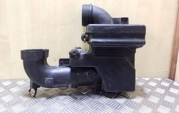 Hyundai i40 Intake resonator 282203Z300 281903Z300