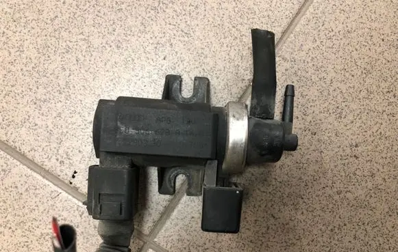 Audi A4 S4 B6 8E 8H Turbo solenoid valve 8E0906628A