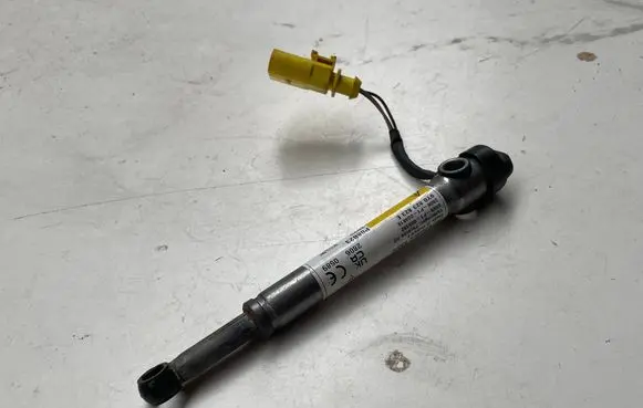 Audi Q4 Sportback e-tron Rear glass lock/latch W231 9Y0823823E