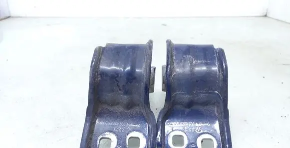Volkswagen PASSAT B6 Tailgate/trunk/boot hinge 3C9827301D 3C9827302D
