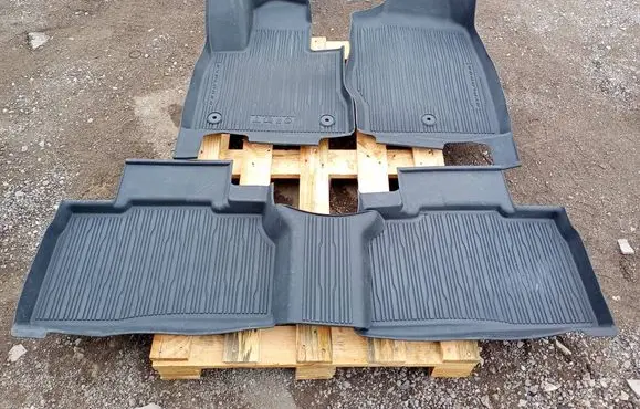 Ford Explorer VI Car floor mat set LB5J7813087AAW