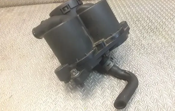 Mercedes-Benz A W168 Oil breather separator A6680100062 6680100062
