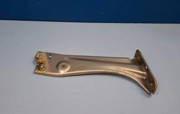 Skoda Octavia Mk3 (5E) Fender mounting bracket 5E0821142A