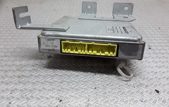 Mazda 121 Engine control unit/module B3D118881C