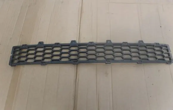 Chevrolet Captiva Front bumper lower grill 96623441