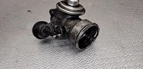 Volkswagen Caddy EGR valve 1J0129627D