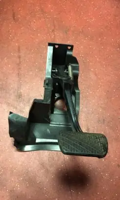 Mercedes-Benz C W203 Brake pedal A2032900401