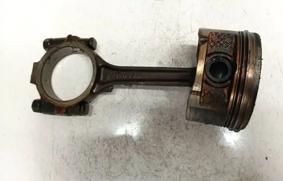 Chrysler Voyager Piston with connecting rod 4654355