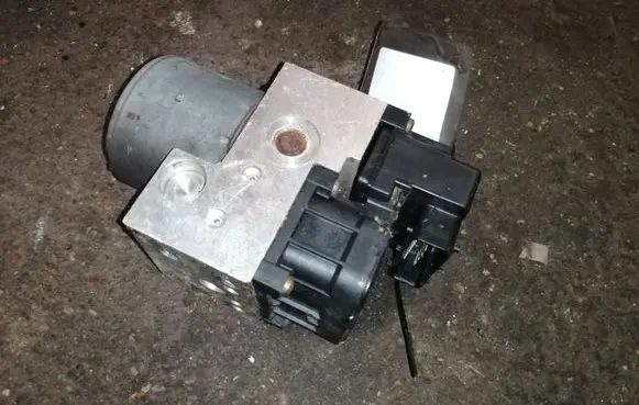 KIA Sorento ABS Pump 589103E310 0265216928
