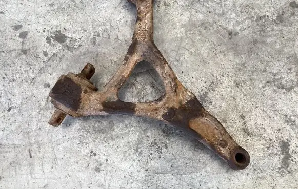 Volvo XC90 Front lower control arm/wishbone
