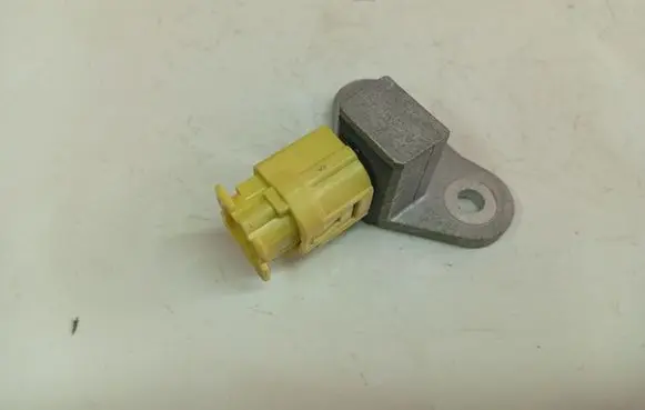 Nissan Qashqai Airbag deployment crash/impact sensor