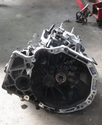 Suzuki Swift III Manual 5 speed gearbox 