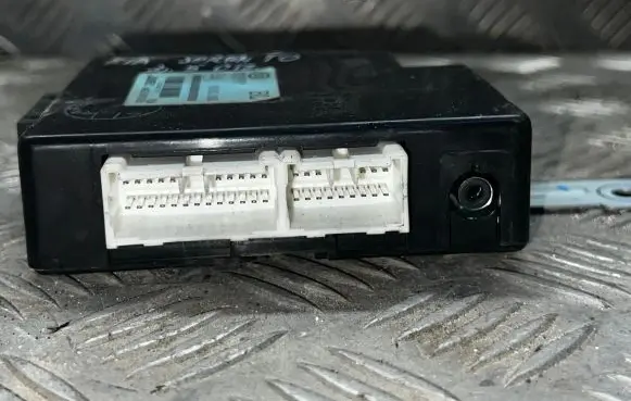 KIA Sorento Door central lock control unit/module 10R021806 954003E310