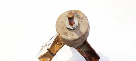 Lexus RX 300 Engine mount bracket