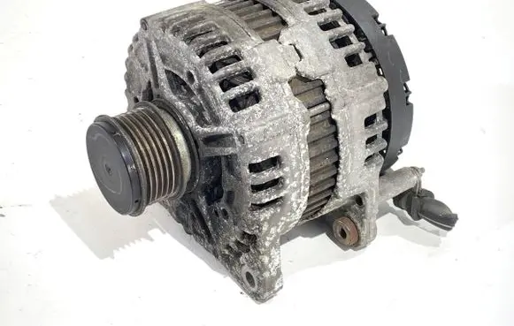 Volkswagen PASSAT B7 Generator/alternator 03L903023D