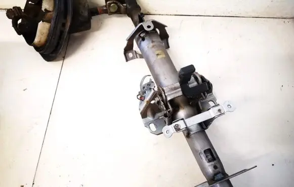 Nissan Almera N16 Steering wheel axle