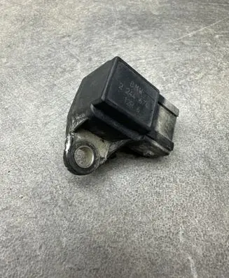 BMW 5 E39 Air pressure sensor 2244674 12PB