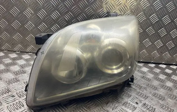 Toyota Avensis T250 Headlight/headlamp
