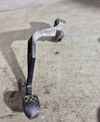 Audi A6 S6 C5 4B Clutch pedal 8D1721316H