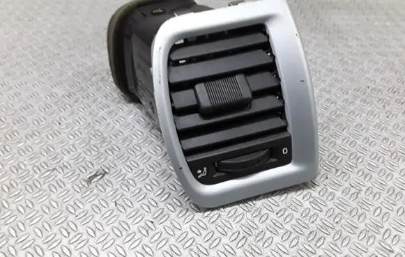 Skoda Fabia Mk2 (5J) Dashboard side air vent grill/cover trim 5J0819702