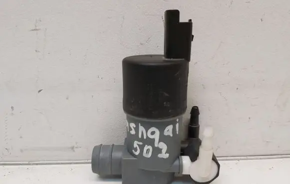 Nissan Qashqai Windscreen/windshield washer pump 9641553880