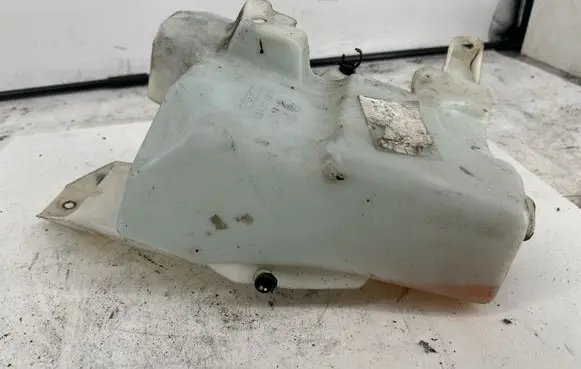 Nissan Qashqai Windshield washer fluid reservoir/tank 289104EA0A