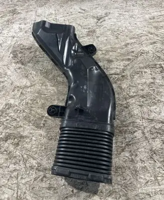 Mercedes-Benz C W205 Air intake duct part A2760902637