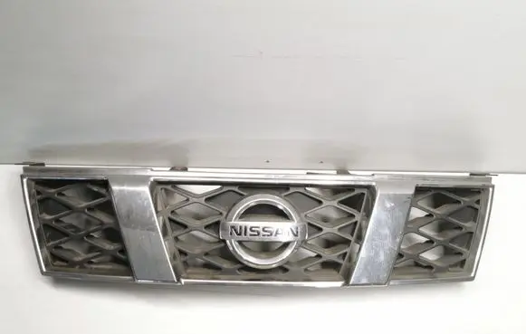Nissan X-Trail T31 Front bumper upper radiator grill 62310