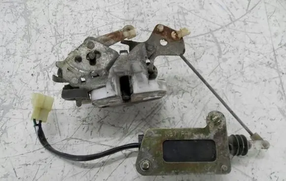KIA Sportage Rear door lock 