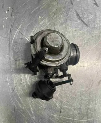 Volkswagen Golf IV EGR valve 038131501M